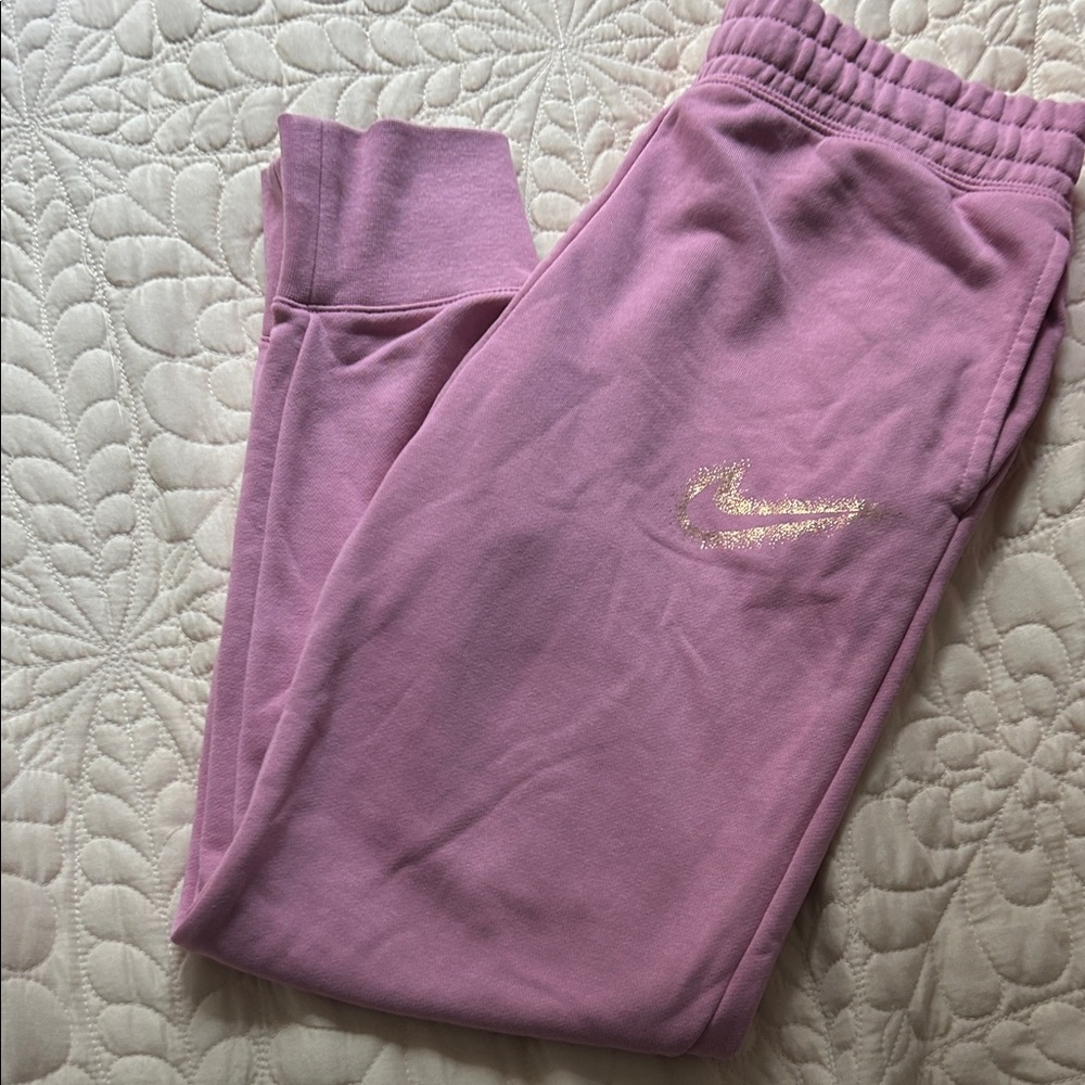 Nike Kids Lilac Joggers with Gold Logo